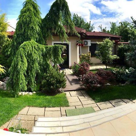 Cristi'S Rooms - Pensiune Oradea Ngoại thất bức ảnh