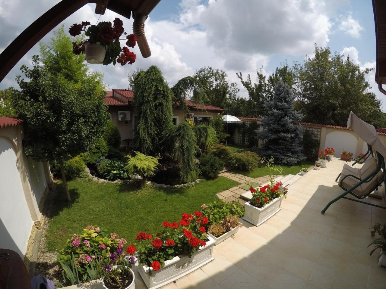 Cristi'S Rooms - Pensiune Oradea Ngoại thất bức ảnh