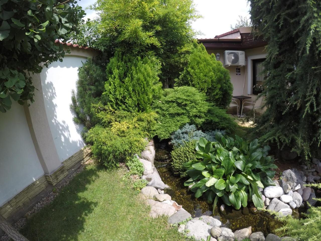 Cristi'S Rooms - Pensiune Oradea Ngoại thất bức ảnh