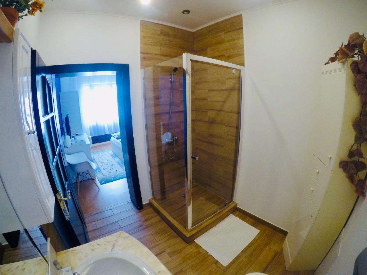 Cristi'S Rooms - Pensiune Oradea Ngoại thất bức ảnh