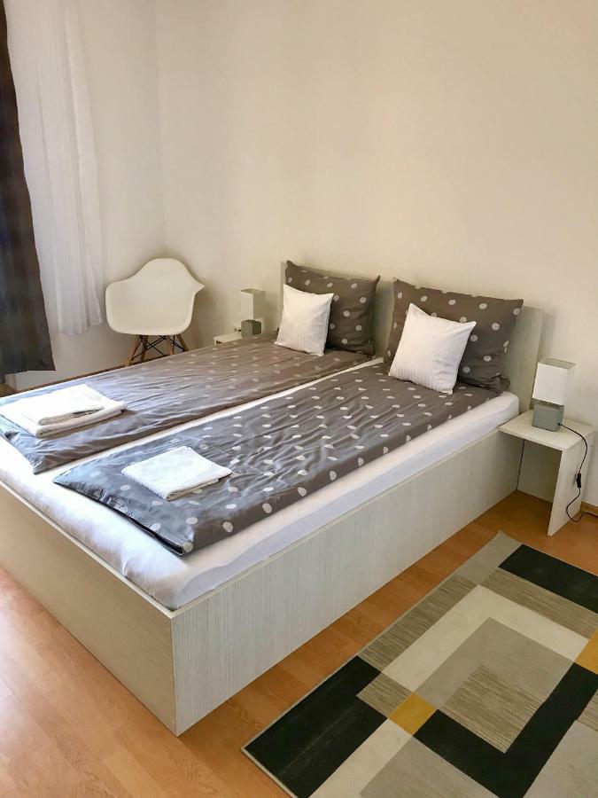 Cristi'S Rooms - Pensiune Oradea Ngoại thất bức ảnh