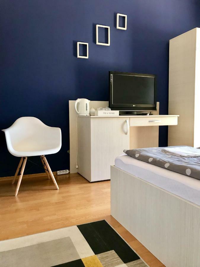 Cristi'S Rooms - Pensiune Oradea Ngoại thất bức ảnh