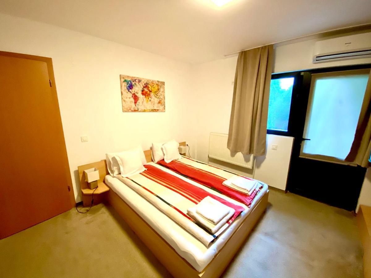Cristi'S Rooms - Pensiune Oradea Ngoại thất bức ảnh