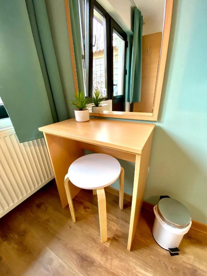 Cristi'S Rooms - Pensiune Oradea Ngoại thất bức ảnh