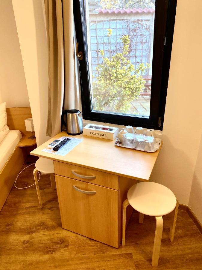 Cristi'S Rooms - Pensiune Oradea Ngoại thất bức ảnh