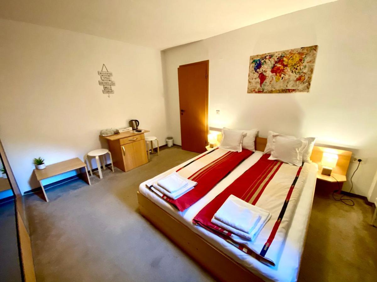 Cristi'S Rooms - Pensiune Oradea Ngoại thất bức ảnh