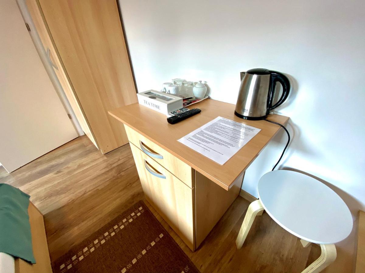 Cristi'S Rooms - Pensiune Oradea Ngoại thất bức ảnh
